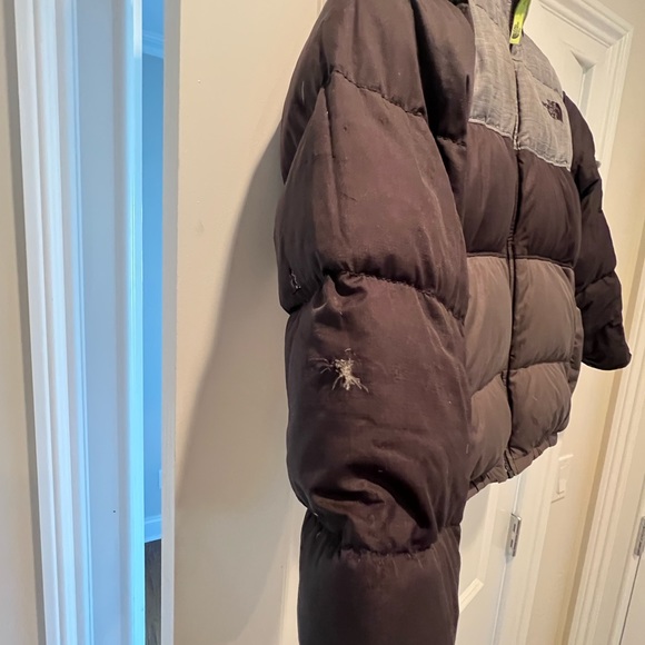 The North Facekids jacket size M 10/12 worn with love. Reversible. - Picture 4 of 6